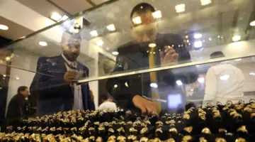 الذهب المحلي أدنى من العالمي.. هل فرصة استثمارية أم فخ مؤقت؟